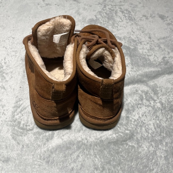 UGGs Neumel Chukka Boots - Picture 3 of 8